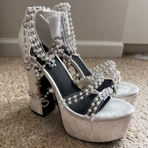 Sugar thrillz doll skill revolution shoes in white sz 8